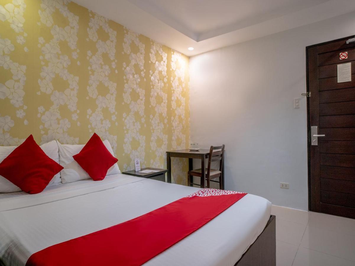 Oyo 697 Obrero Suites Davao City Екстериор снимка