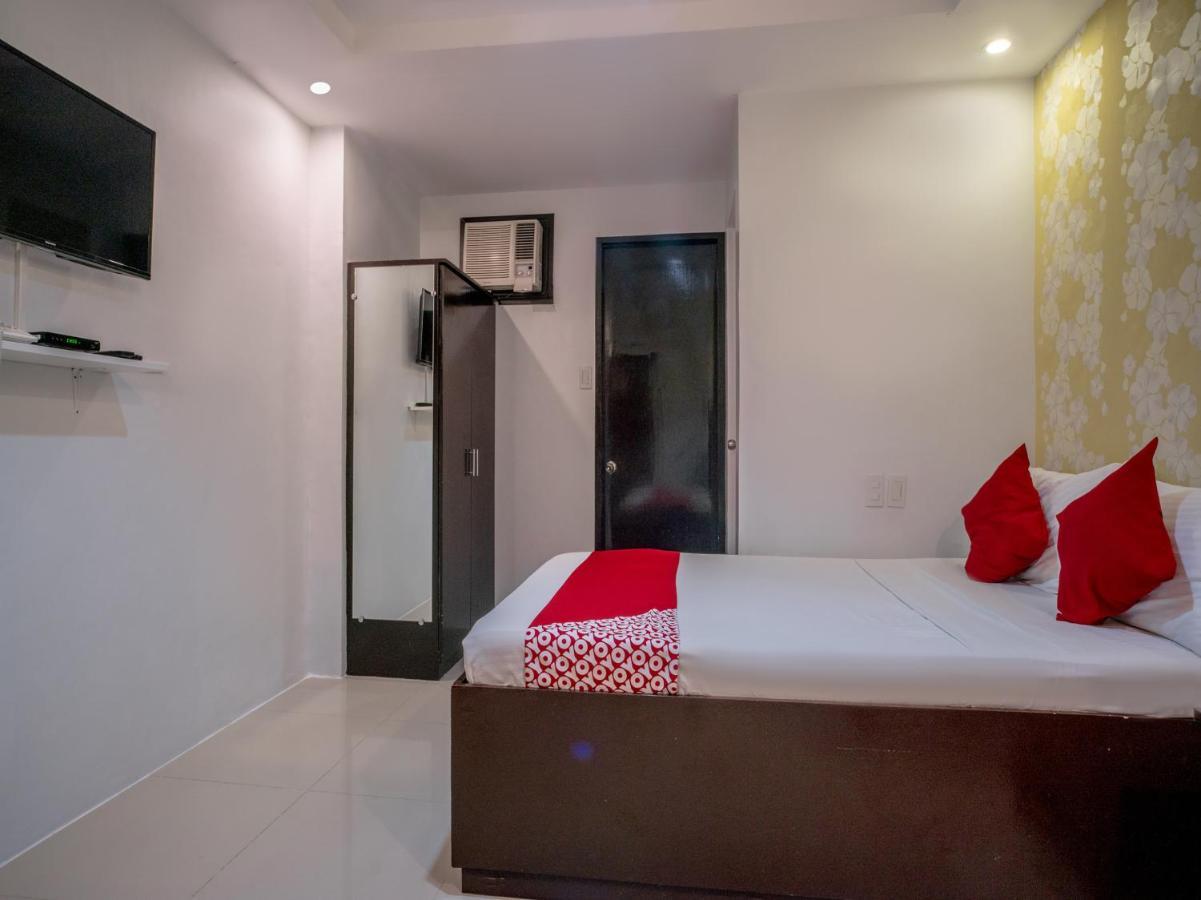 Oyo 697 Obrero Suites Davao City Екстериор снимка