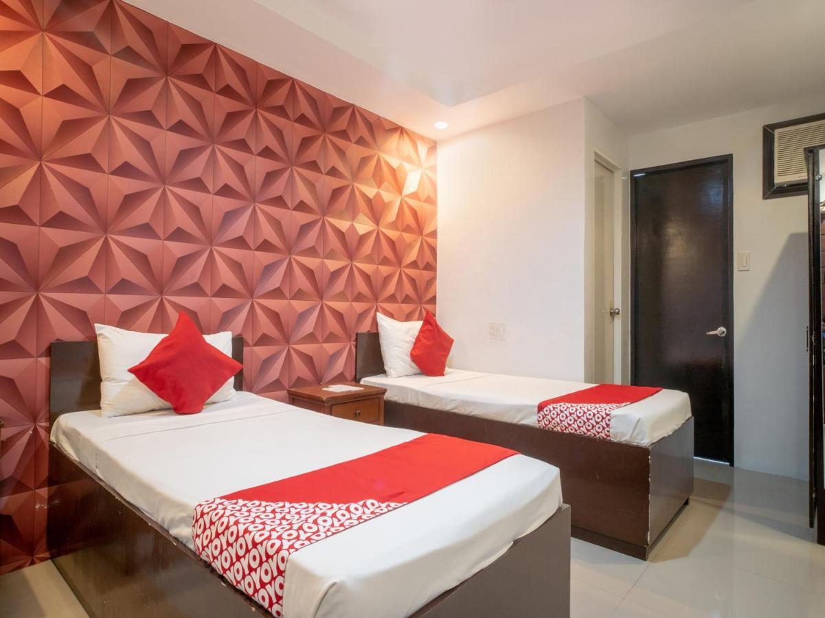 Oyo 697 Obrero Suites Davao City Екстериор снимка