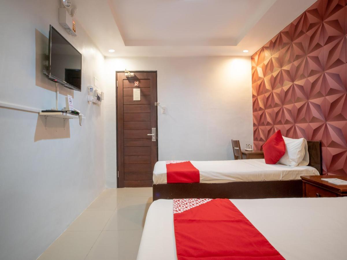 Oyo 697 Obrero Suites Davao City Екстериор снимка