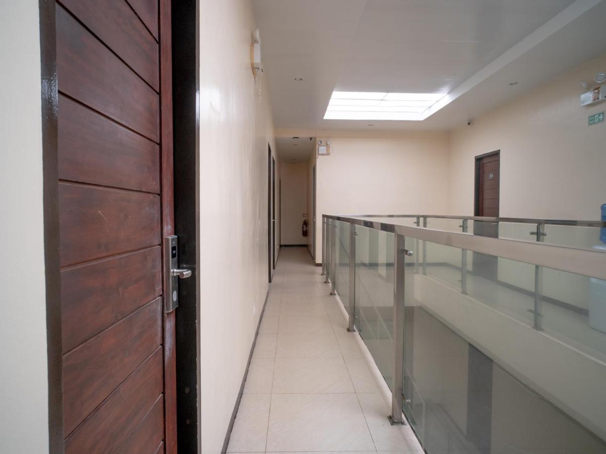 Oyo 697 Obrero Suites Davao City Екстериор снимка